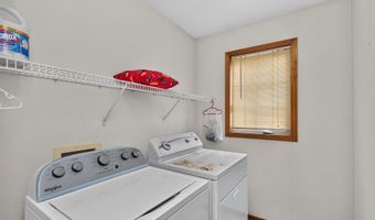1624 3rd Ave SE, Altoona, IA 50009