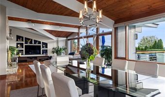 10 Ocean View Dr, Middletown, RI 02842