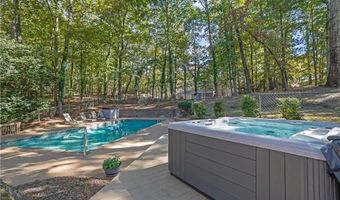 835 Lakeshore Dr NW, Berkeley Lake, GA 30096