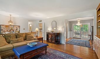 8502 WOODBINE Ln, Annandale, VA 22003