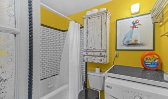 62 Lakeview Ter B, Burlington, VT 05401
