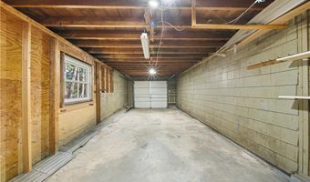 33 Shirley Dr, Cumberland, RI 02864