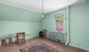 9 Cummings Rd, Newport, RI 02840