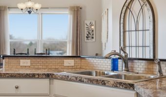 907 S 25th St, Beatrice, NE 68310