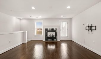 2505 MAIN LINE Blvd, Alexandria, VA 22301