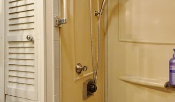 126 LORD Ave, Bayonne, NJ 07002