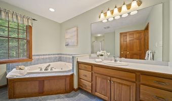 6 Carriage Chase Ln, Atkinson, NH 03811