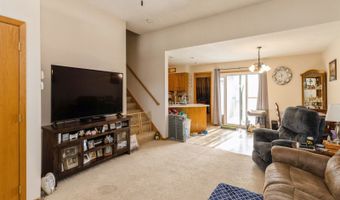 953 Robin Cir, Altoona, IA 50009