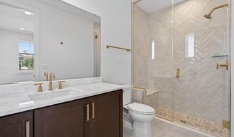 861 N MANCHESTER St, Arlington, VA 22205