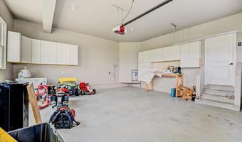 35 Gina Dr, Allentown, NJ 08501