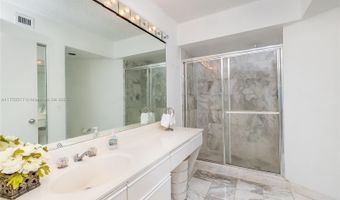 19195 NE 36th Ct 303, Aventura, FL 33180