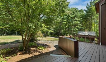 82 Pilgrim Dr, Bedford, NH 03110