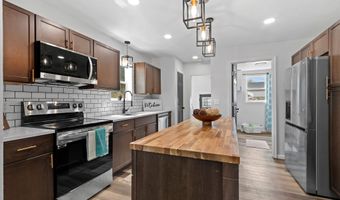 105 W 6TH St, Kaukauna, WI 54130