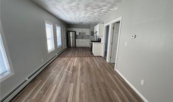 92 Spring St, Lincoln, RI 02838