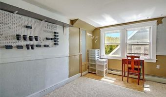 7 Hemlock Dr, Johnston, RI 02919