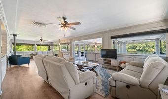 3317 Riverside Dr, Anderson, CA 96007