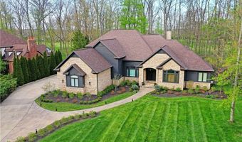 460 Club Dr, Aurora, OH 44202