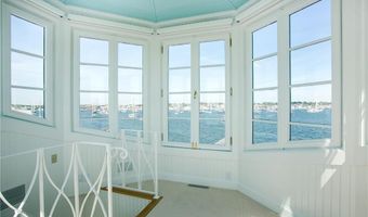 19 Defenders Row 19, Newport, RI 02840