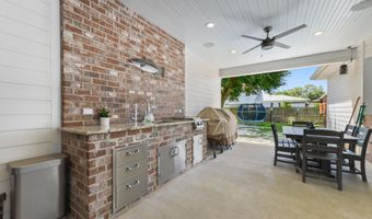 802 Old Spanish Trl, Bay St. Louis, MS 39520