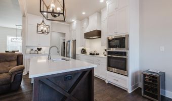 7424 Northwood Dr, Benton, AR 72019
