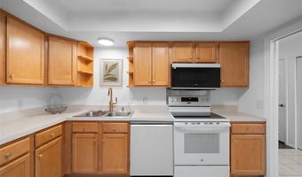 917 Claytonbrook Dr 3, Ballwin, MO 63011