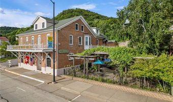 215 N Main St, Alma, WI 54610