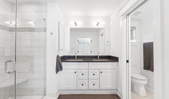 25 W 32nd St, Avalon, NJ 08202