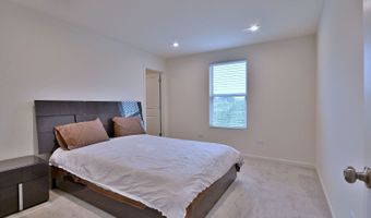 620 N Sullivan St, Addison, IL 60101