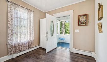 4 Park Heights Ave, Andover, NJ 07801