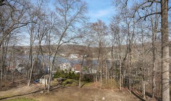 53 Clearview Dr, Brookfield, CT 06804