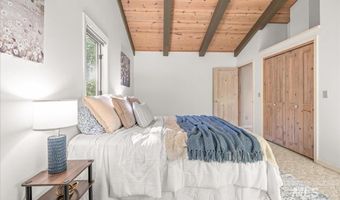 9734 Moore Dr, Cascade, ID 83611