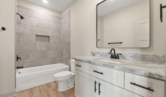 272 Community House, Barnesville, GA 30204
