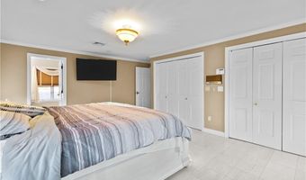 1 Middlebrook Ln, Lincoln, RI 02865