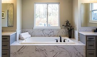 3753 KINSLEY Blvd, Ann Arbor, MI 48105