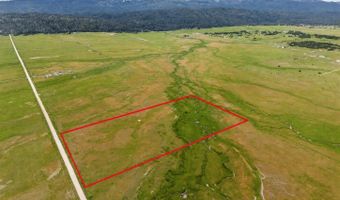 17 Gray Ln, Cascade, ID 83611