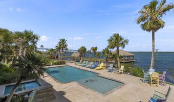 140 BAY HARBOR Dr, Aransas Pass, TX 78336