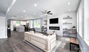 1 Jennlynn Dr, Arden, NC 28704