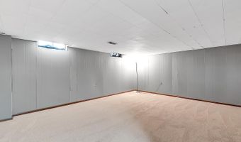 6222 Danbury St, Bel Aire, KS 67220