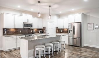 101 Bluegrass Ct, Aberdeen, NC 28315