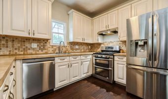 11 Water St, Aberdeen, NJ 07747
