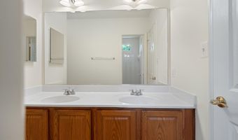 10604 MAPLECREST Ln, Potomac, MD 20854