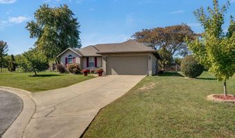 1813 Edgewood Dr, Aurora, MO 65605