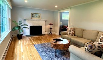 754 Rustic Ln, Cheshire, CT 06410