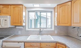 990 Hillview Dr, Blackfoot, ID 83221