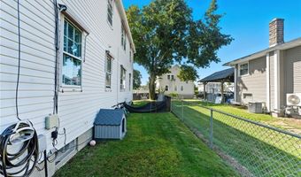 92 Rhode Island St, Cranston, RI 02920