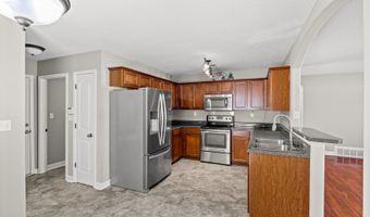 8924 VILLAGE LAKE Ln, Bartlett, TN 38002