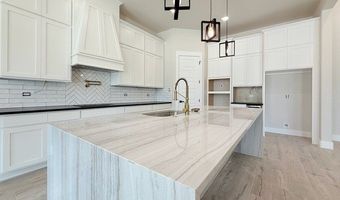 117 Pioneer Trl, Adkins, TX 78101
