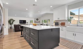 15305 Lookout Rd, Apple Valley, CA 92307