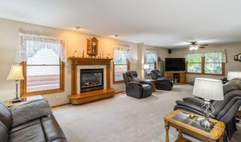 2516 Somerset Dr, Ames, IA 50010