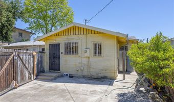 911 N Dos Robles Pl, Alhambra, CA 91801